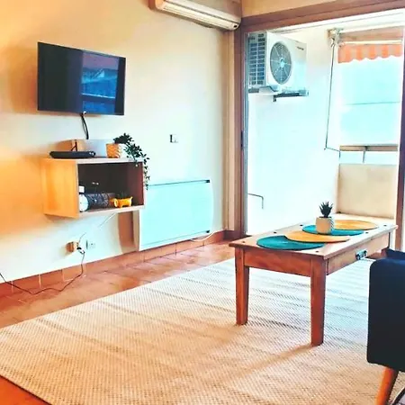 Grand Azur Avec Terrasse - Vieil Antibes