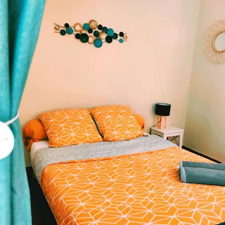 Grand Azur - Ideal Couple En Escapade Vieil - Terrasse - Climatisation - Wifi Hd - Gravette & Gare Sncf 5min A Pied - Port Vauban A Pied - Vieille * 昂蒂布