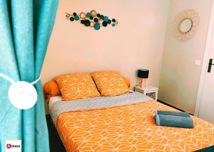 Grand Azur Avec Terrasse - Vieil * Antibes